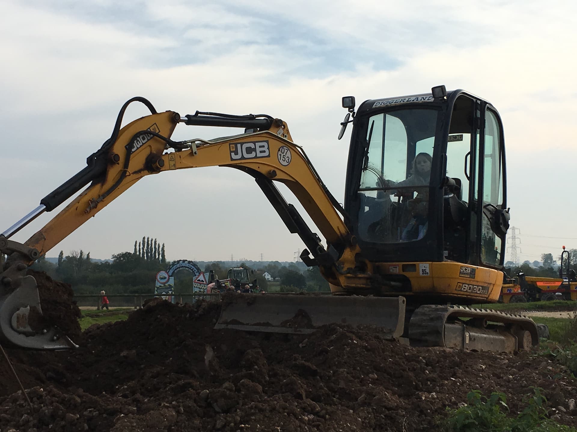 Diggerland, they let Charis and Tobi loose on the diggers!